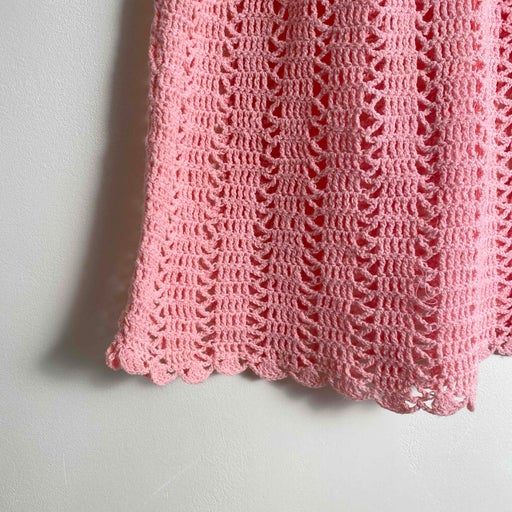 Mini robe en crochet rose,