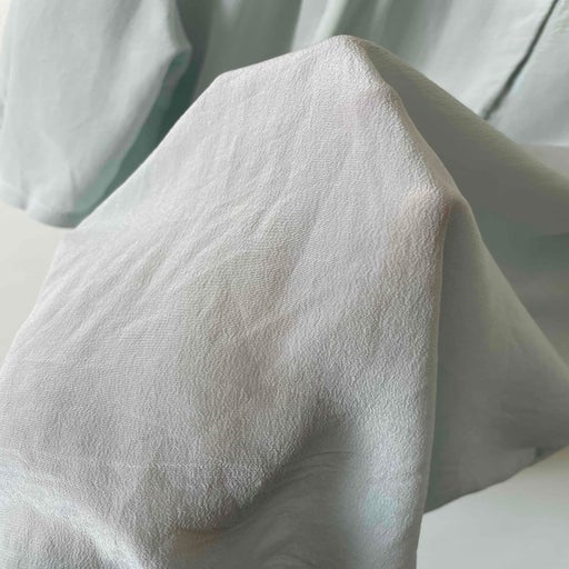 Blouse brodée en soie