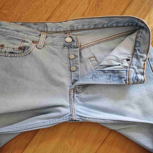 Jean Levi's 501 W29L34.