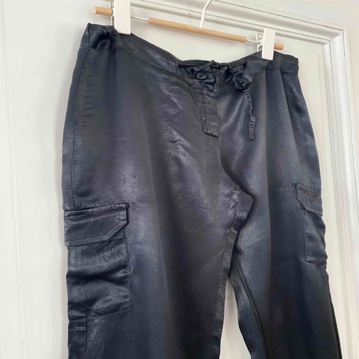 Pantalon cargo en satin