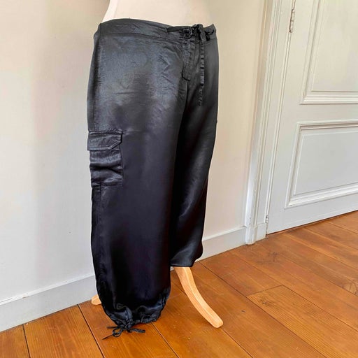 Pantalon cargo en satin