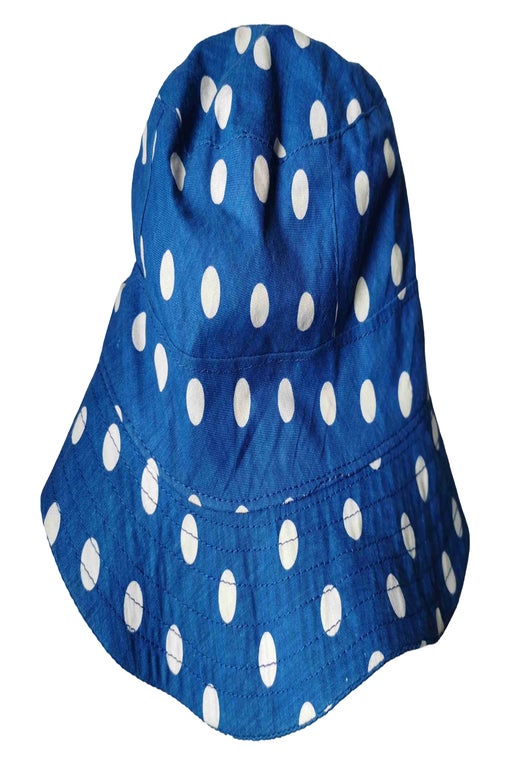 Dotted bucket hat