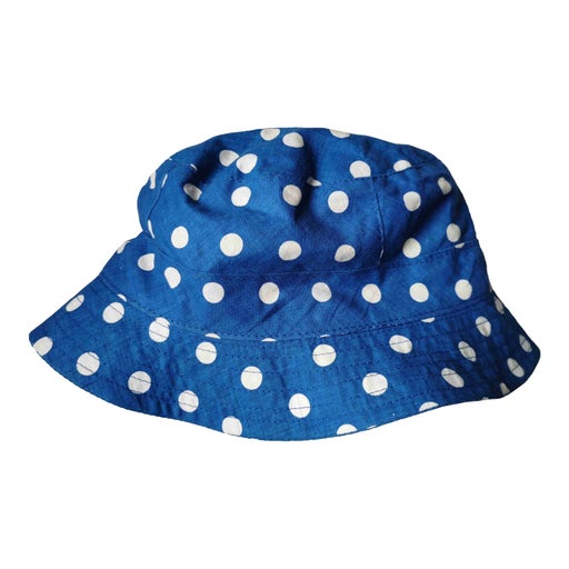 Dotted bucket hat