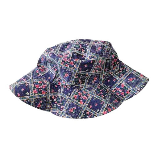 Reversible bucket hat