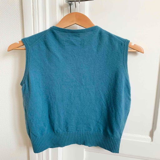 Sleeveless vest c