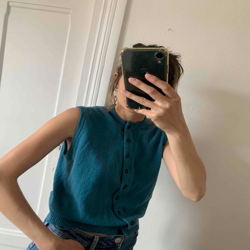 Sleeveless vest c