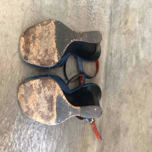 Yves Saint Laurent pumps