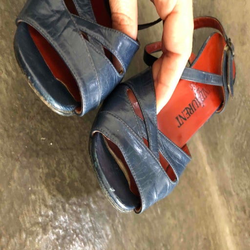 Yves Saint Laurent pumps