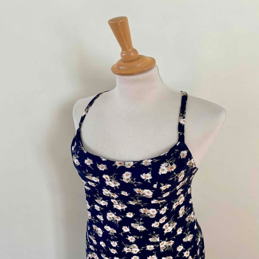 Robe dos nu à fleurs