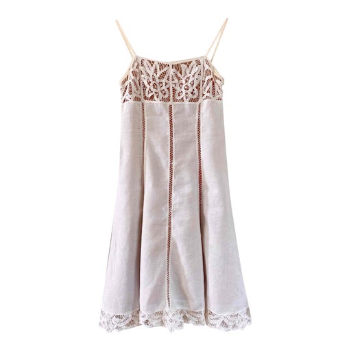 Robe en lin brodée
