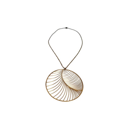 Golden metal pendant necklace
