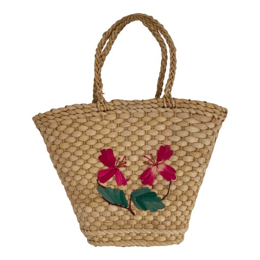 Petit panier en osier brodé de fleurs en