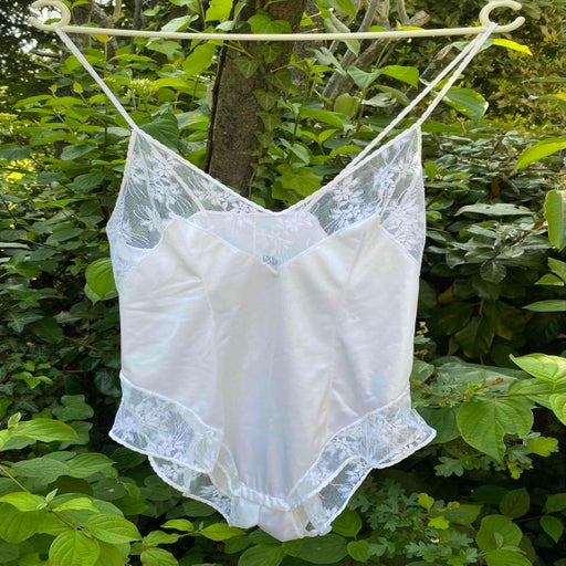 Body en dentelle et satin