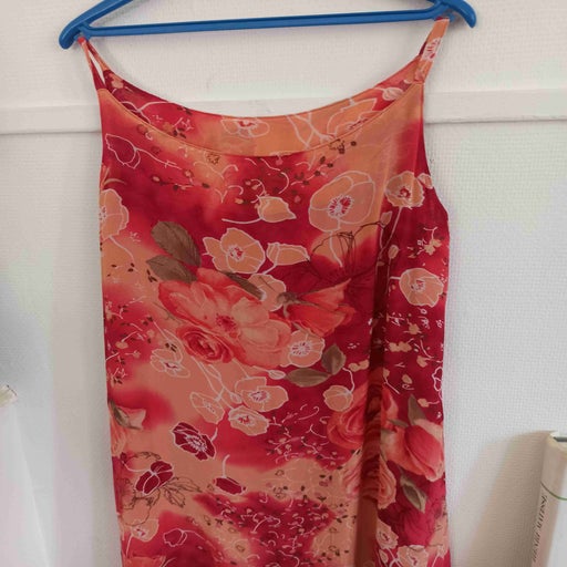 Robe longue à fleurs en voile viscose rouge