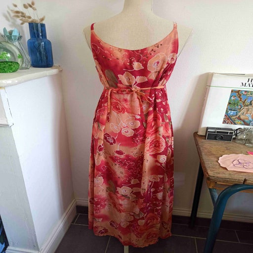 Robe longue à fleurs en voile viscose rouge