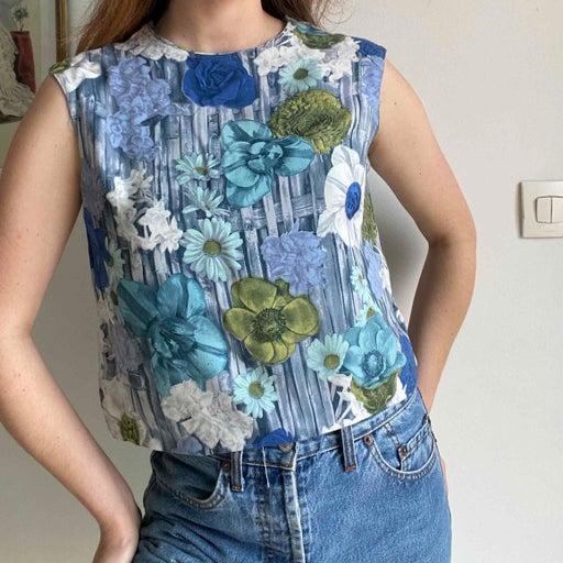 Blouse sans manche à fleurs des années 70,