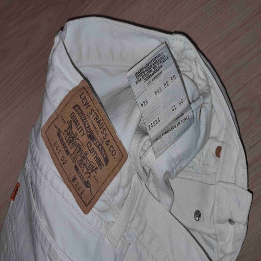 Short Levi's w26