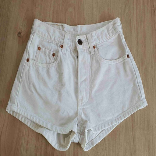 Short Levi's w26