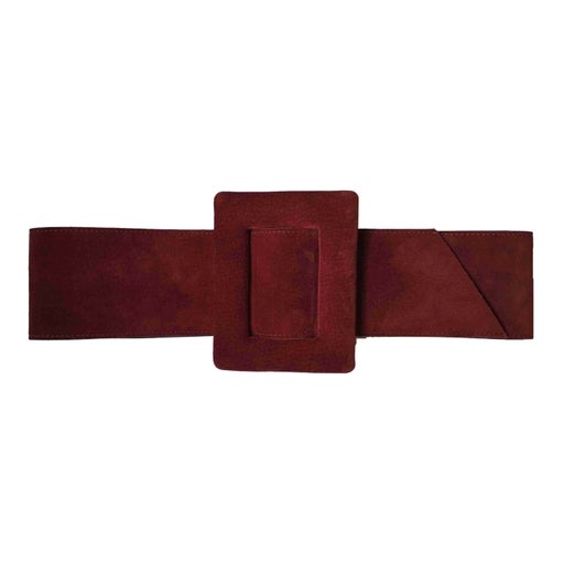 Suede belt.