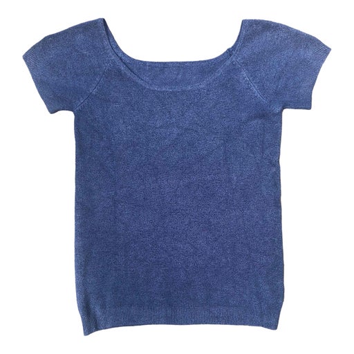 Short-sleeved sweater top, blue color. Simple