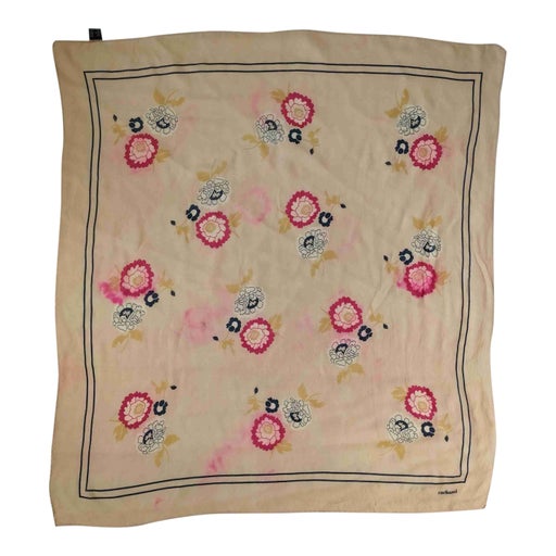 Cacharel scarf