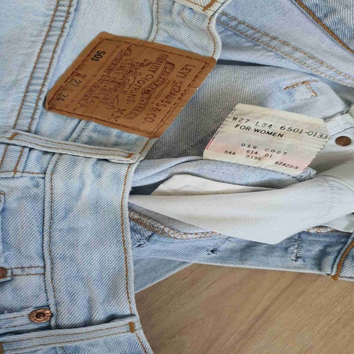 Jean Levi's 501 W27L34