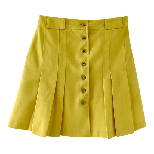 Short skirt