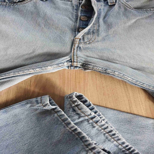 Jean Levi's 501 W28L30