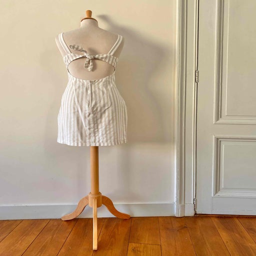 Robe dos nu en lin