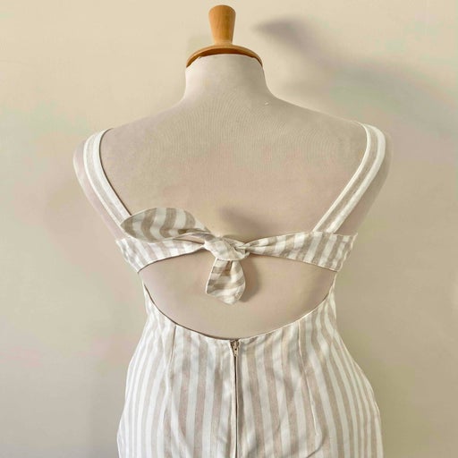 Robe dos nu en lin