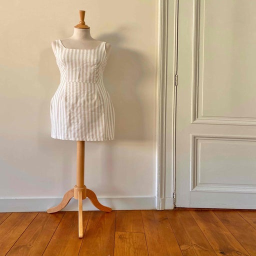 Robe dos nu en lin
