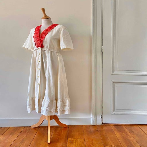 Robe brodée en coton