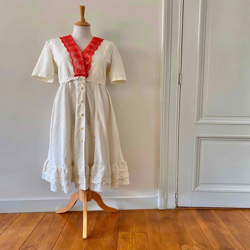 Robe brodée en coton