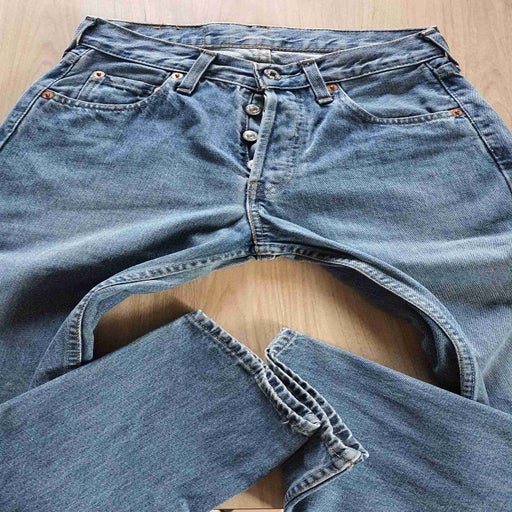 Jean Levi's 517 W26L30