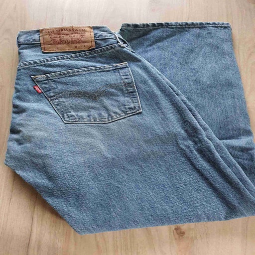 Jean Levi's 517 W26L30