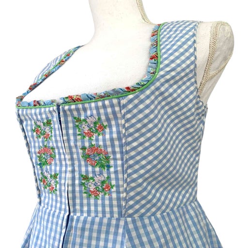 Robe vichy brodée