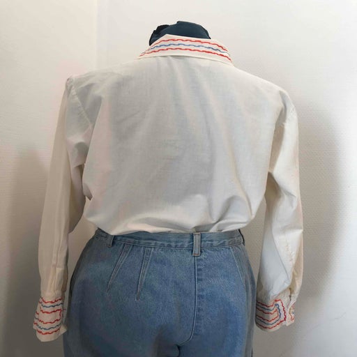 Blouse brodée
