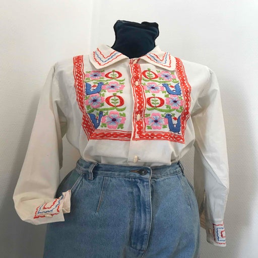 Blouse brodée