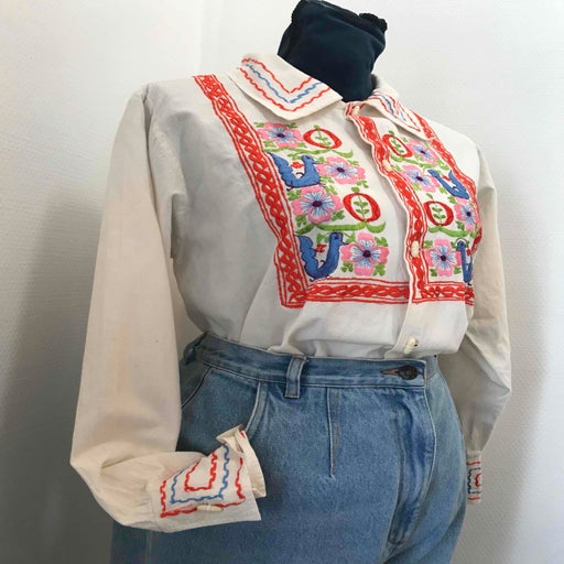 Blouse brodée
