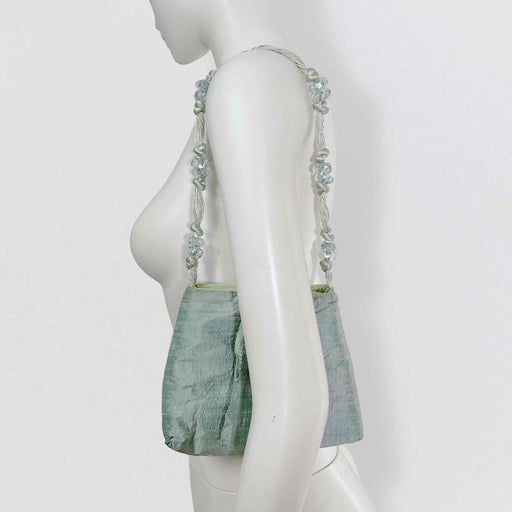 Mini sac en soie shantung vert d'eau et perles