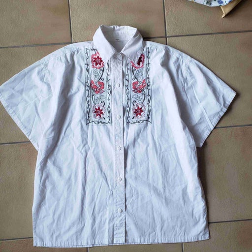 Embroidered shirt