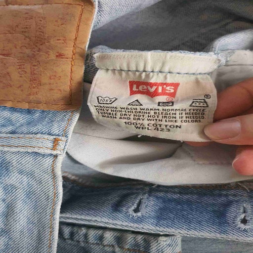 Jean Levi's 501 W28L32