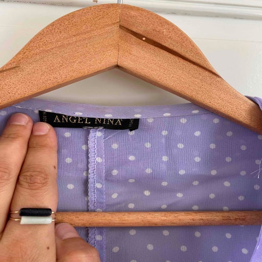 Blouse nouée à pois
