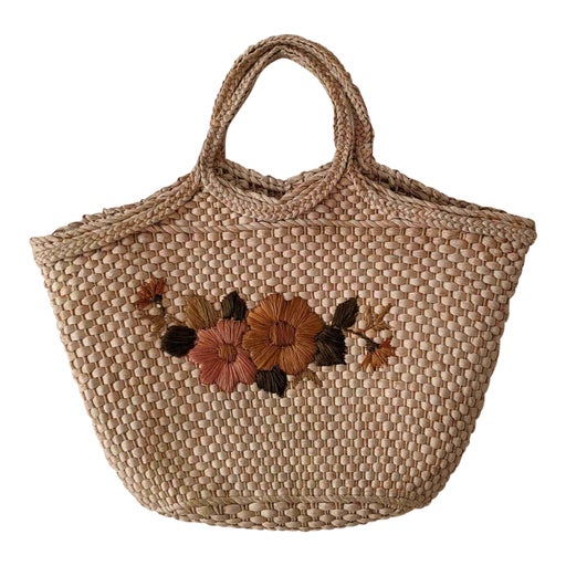Panier en paille à fleurs
