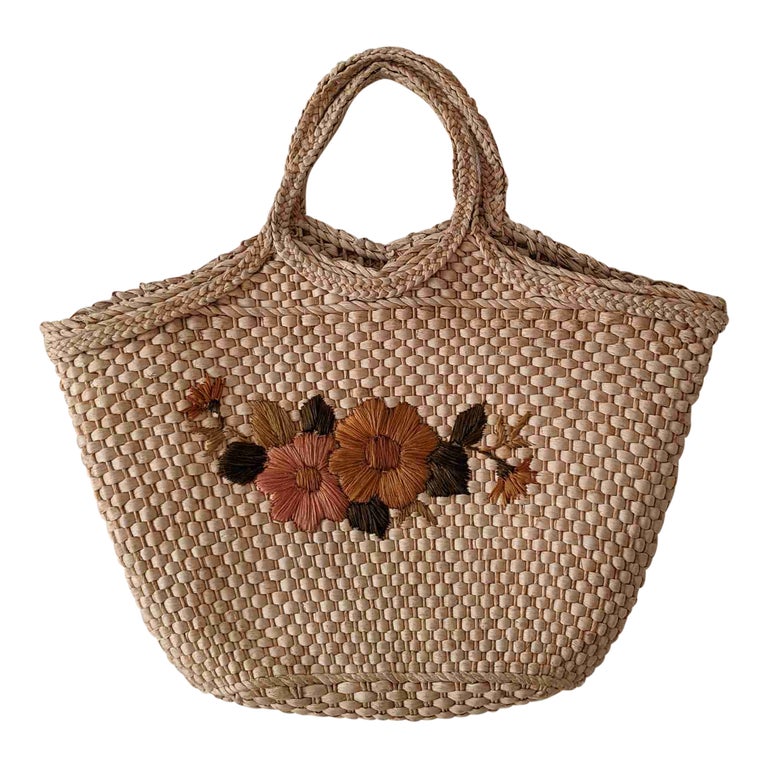 Panier en paille à fleurs