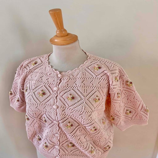 Top en crochet brodé