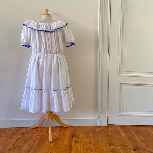 Robe en broderies anglaises