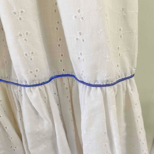 Robe en broderies anglaises