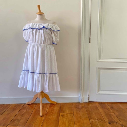 Robe en broderies anglaises