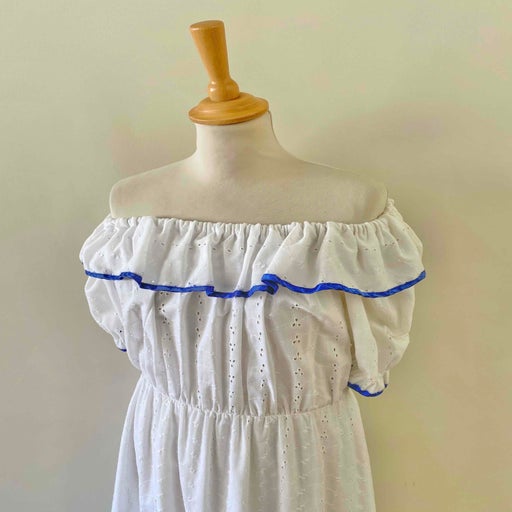 Robe en broderies anglaises